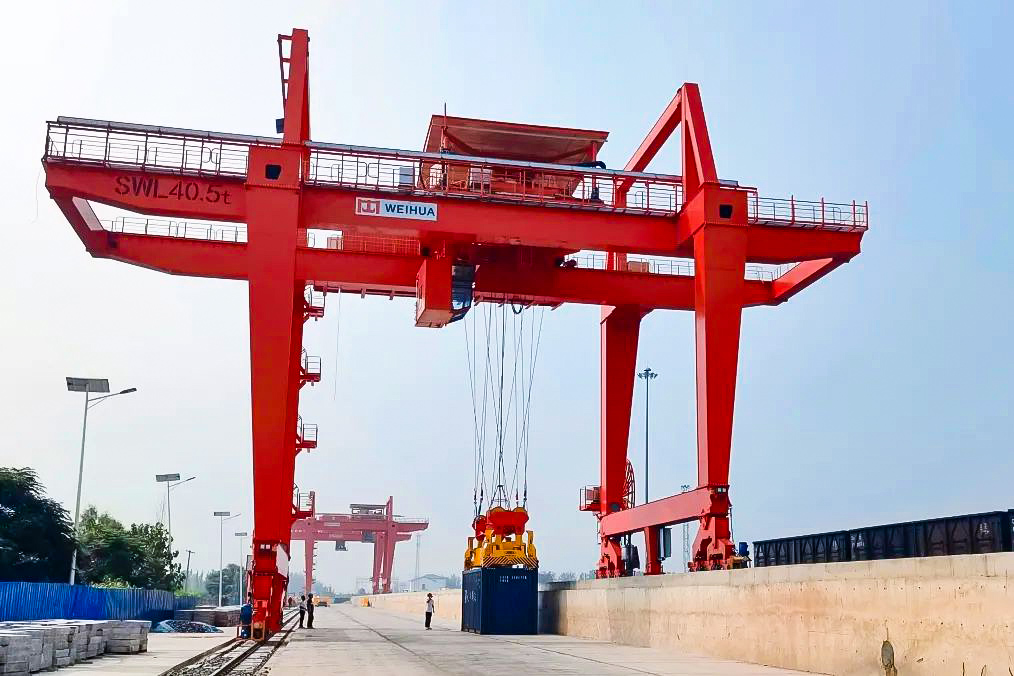 41t-container-gantry-crane-for-railway-logistic.jpg