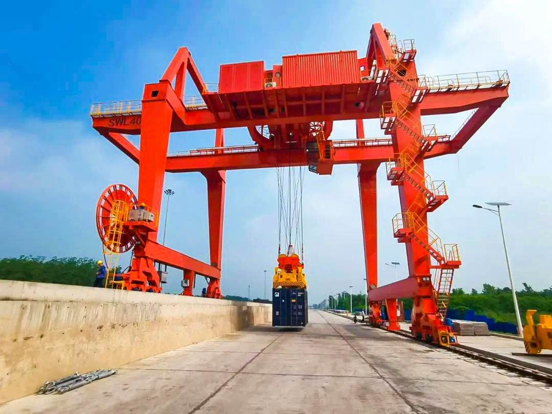 railway-logistic-container-crane-40_5-ton.jpg