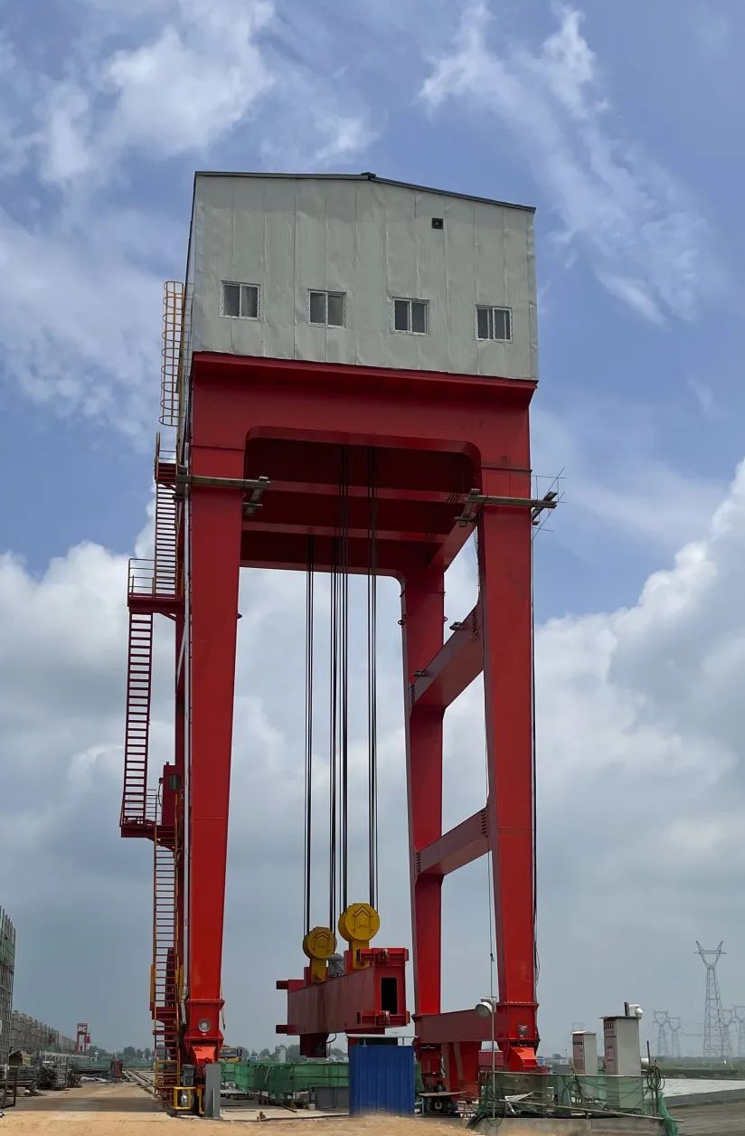 Dam-gantry-crane.jpg